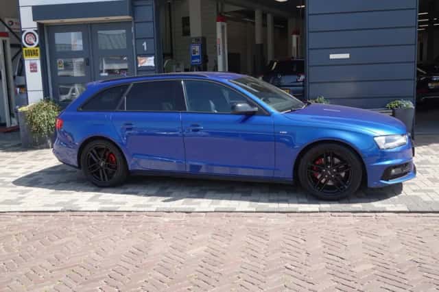 Audi A4 (2015) thumbnail 2