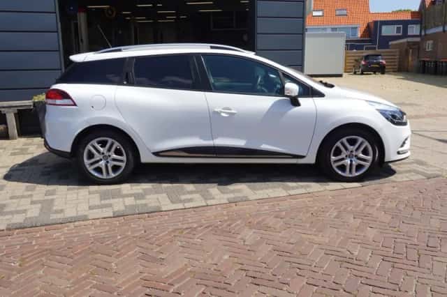 Renault Clio (2018) thumbnail 3