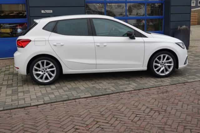 SEAT Ibiza (2022) thumbnail 4
