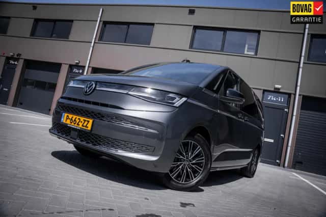 Volkswagen Multivan (2022) thumbnail 2