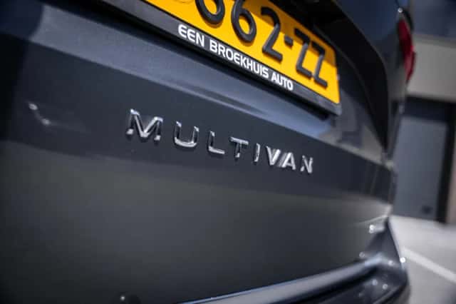 Volkswagen Multivan (2022) thumbnail 4