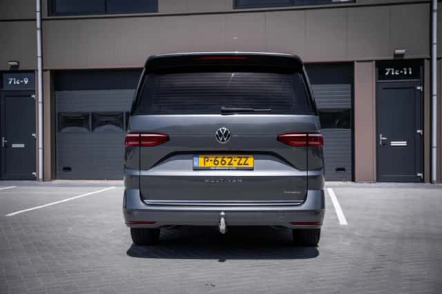 Volkswagen Multivan (2022) thumbnail 6
