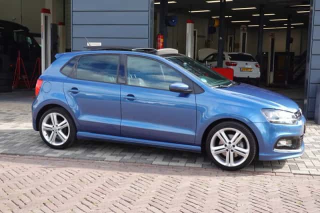 Volkswagen Polo (2015) thumbnail 2
