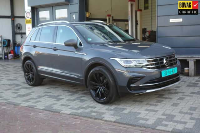 Volkswagen Tiguan (2021) thumbnail 2