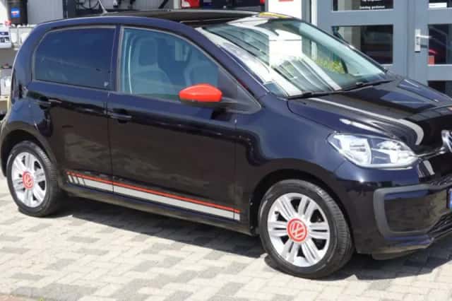 Volkswagen Up! (2017) thumbnail 1