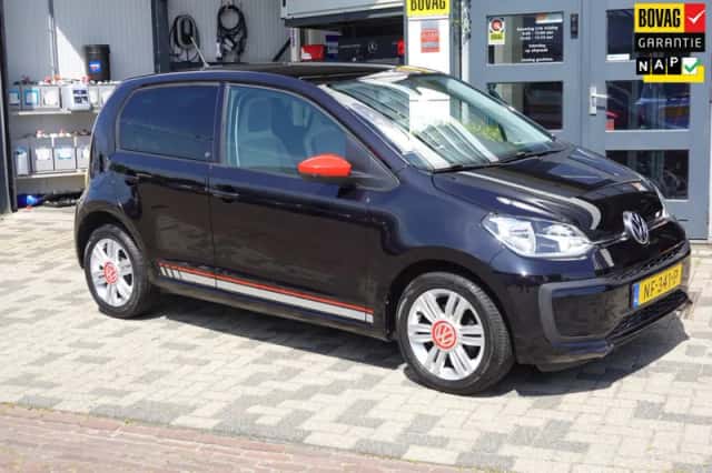 Volkswagen Up! (2017) thumbnail 2