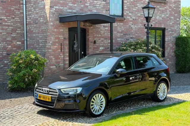 Audi A3 (2017) thumbnail 2