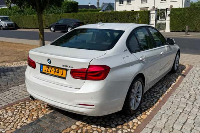 BMW 3-Serie (2017) thumbnail 4