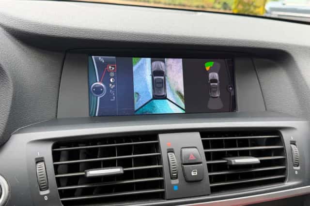 BMW X3 (2010) thumbnail 4