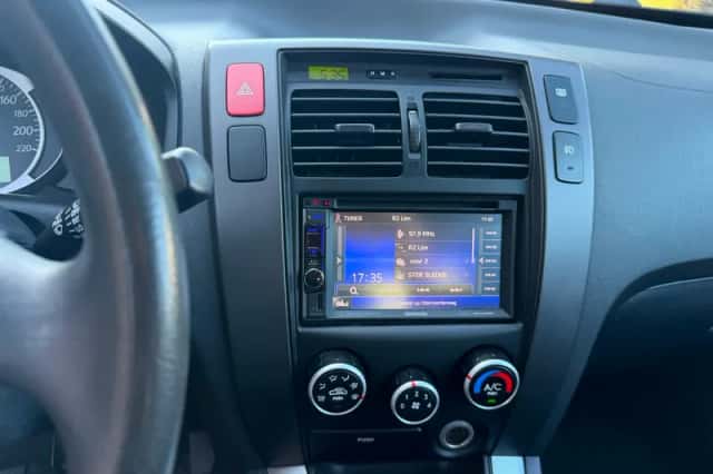 Hyundai Tucson (2009) thumbnail 6