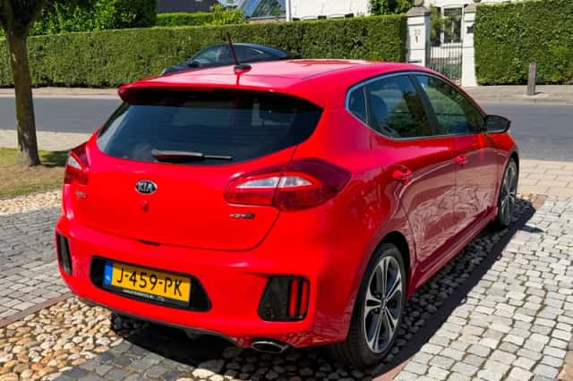 Kia Cee'd (2016) thumbnail 4