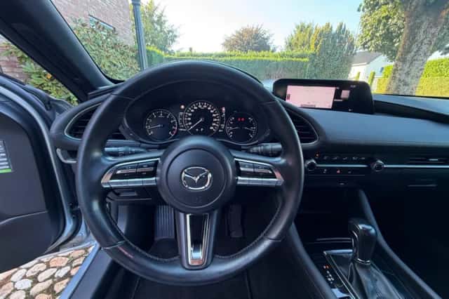 Mazda 3 (2020) thumbnail 5