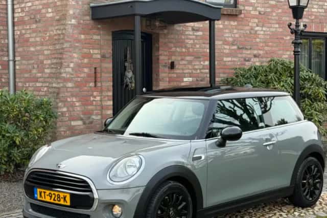 MINI Cooper (2016) thumbnail 1