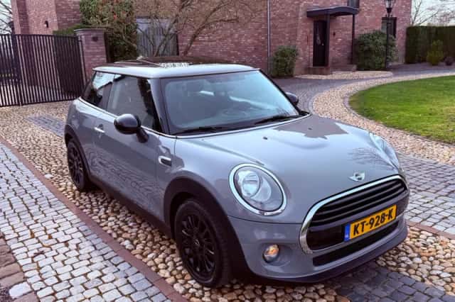MINI Cooper (2016) thumbnail 4
