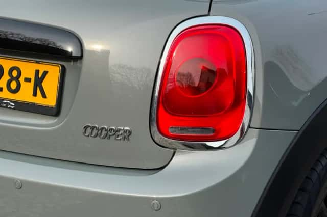 MINI Cooper (2016) thumbnail 5