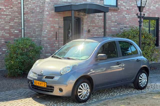 Nissan Micra (2009) thumbnail 2