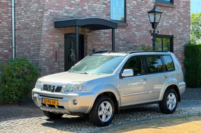 Nissan X-Trail (2004) thumbnail 2