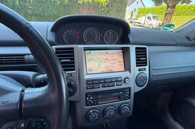 Nissan X-Trail (2004) thumbnail 6