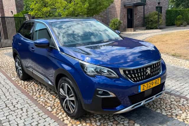 Peugeot 3008 (2019) thumbnail 4
