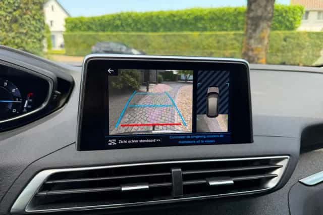 Peugeot 3008 (2019) thumbnail 5