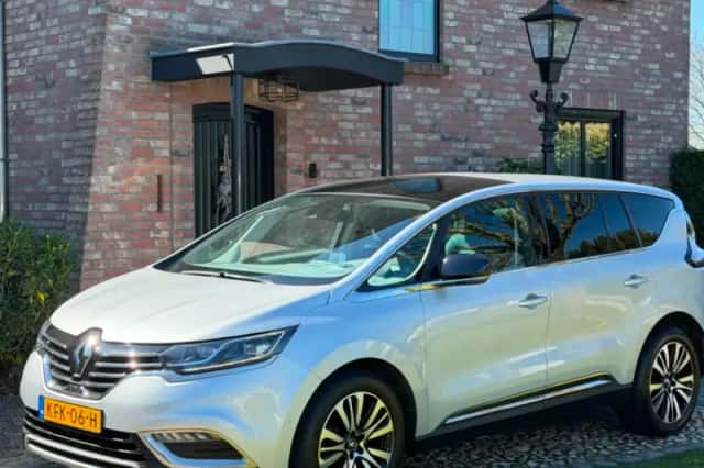 Renault Espace (2017) thumbnail 1