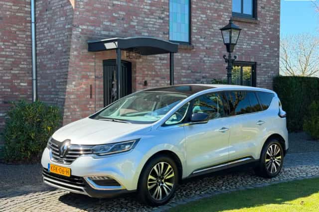 Renault Espace (2017) thumbnail 2