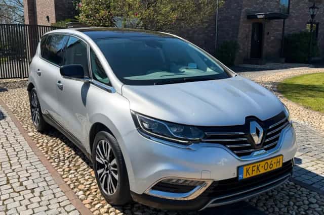 Renault Espace (2017) thumbnail 3