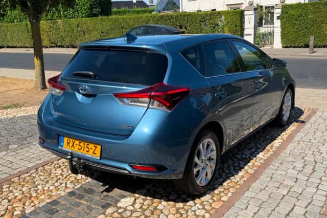 Toyota Auris (2018) thumbnail 3
