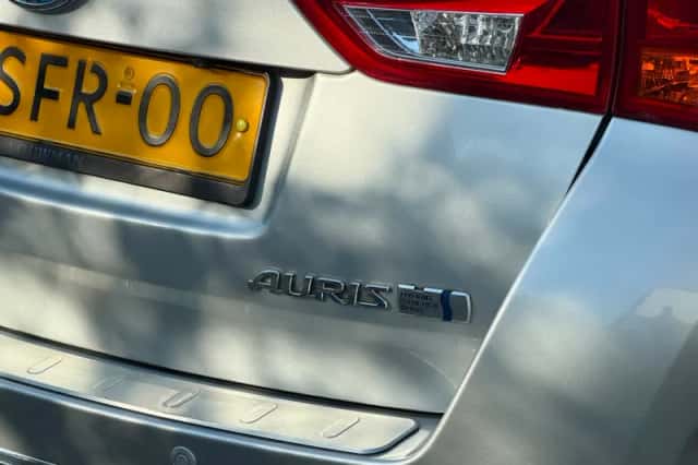 Toyota Auris (2013) thumbnail 4