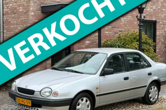 Toyota Corolla (1999) thumbnail 1