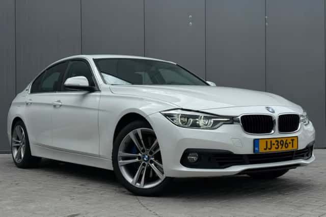 BMW 3-Serie (2016) thumbnail 1