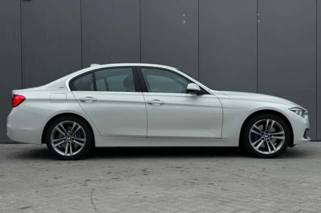 BMW 3-Serie (2016) thumbnail 2