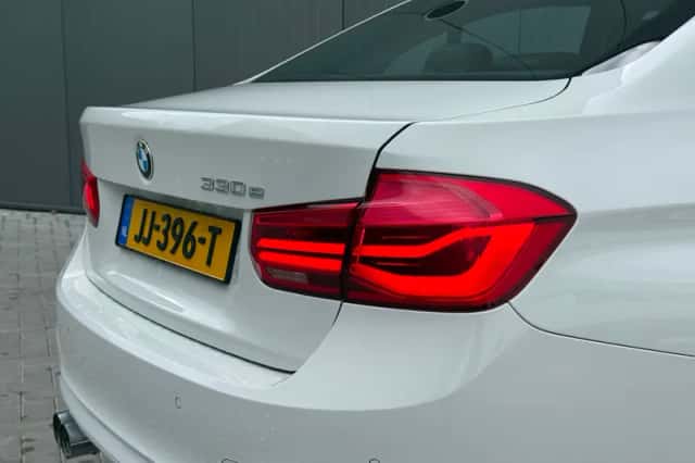 BMW 3-Serie (2016) thumbnail 4