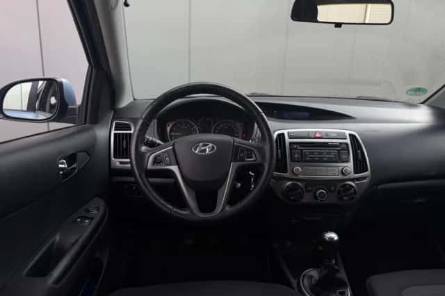 Hyundai i20 (2013) thumbnail 9