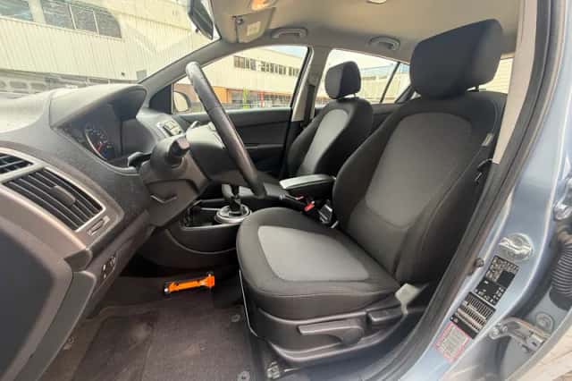 Hyundai i20 (2013) thumbnail 10