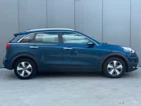 Kia Niro (2017) thumbnail 2