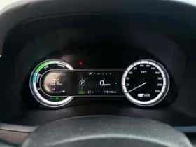 Kia Niro (2017) thumbnail 13