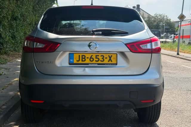 Nissan Qashqai (2016) thumbnail 4