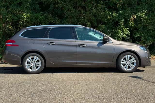 Peugeot 308 (2014) thumbnail 3