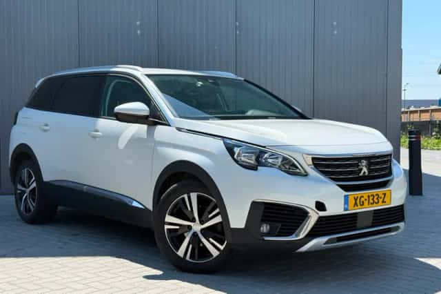 Peugeot 5008 (2019) thumbnail 1