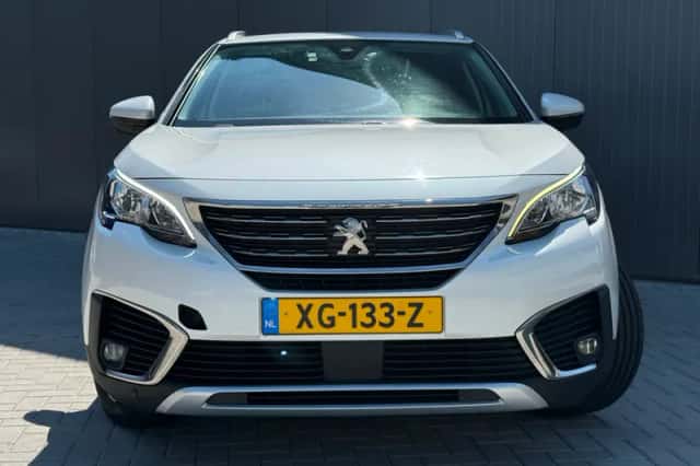 Peugeot 5008 (2019) thumbnail 2