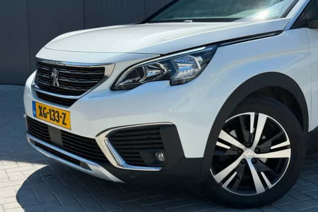 Peugeot 5008 (2019) thumbnail 4