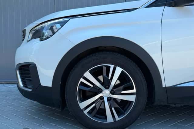 Peugeot 5008 (2019) thumbnail 5