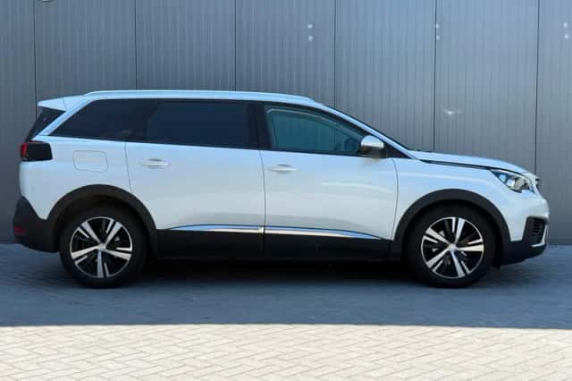 Peugeot 5008 (2019) thumbnail 6