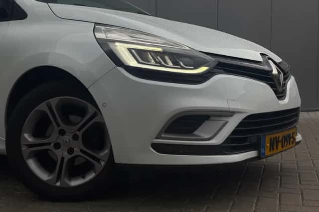 Renault Clio (2017) thumbnail 2