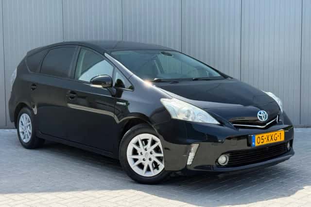 Toyota Prius (2012) thumbnail 1