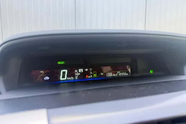 Toyota Prius (2012) thumbnail 14