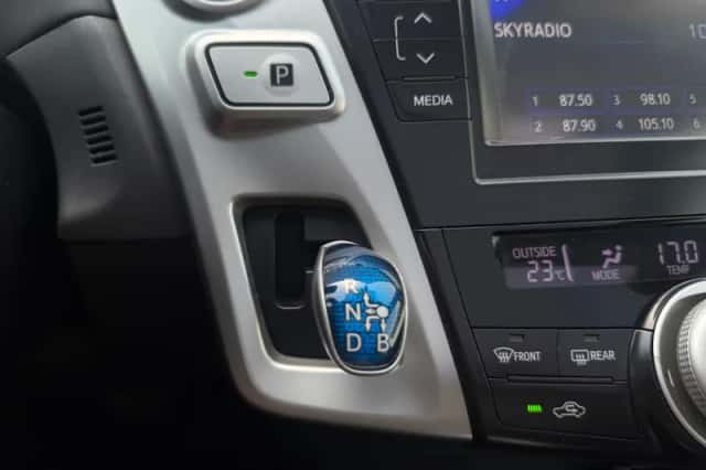 Toyota Prius (2012) thumbnail 21