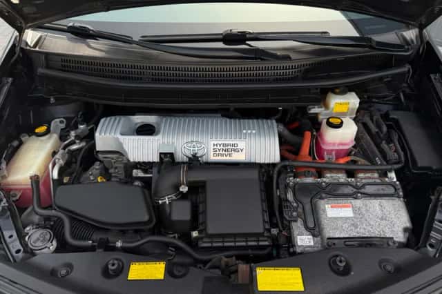 Toyota Prius (2012) thumbnail 22