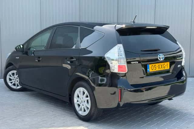 Toyota Prius (2012) thumbnail 4
